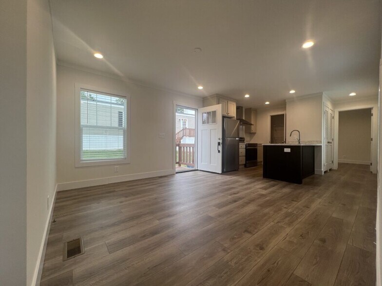 Building Photo - 55 Sugar Maple Dr