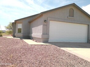 Building Photo - 5520 N Kramer Dr