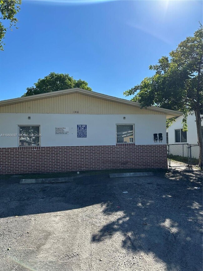 Building Photo - 148 NW 14th Way