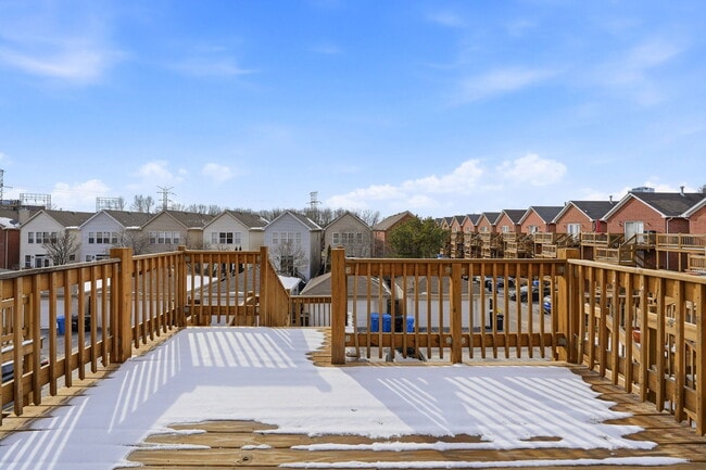 Building Photo - 1156 N Howe St