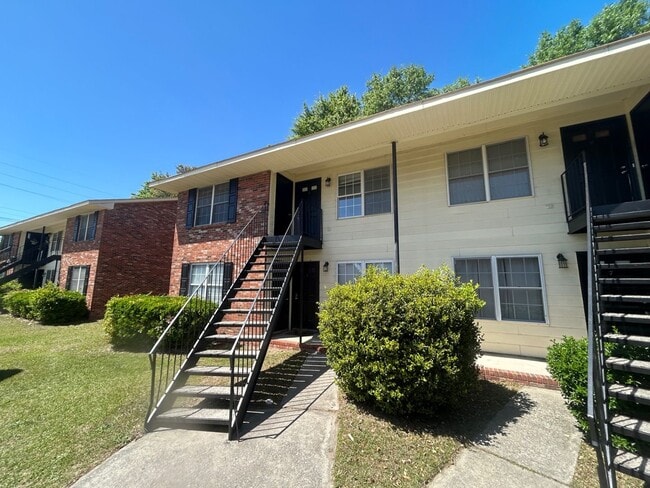 Building Photo - 925-6 Glenn Street, West Columbia, SC 29169