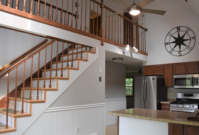 Building Photo - 26 Riverbend Rd