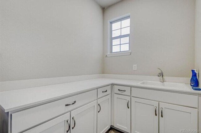 Building Photo - 5 BR/4BA | Newly Renovated Single Family Home | 1-Car Garage Parking | Community Pool!