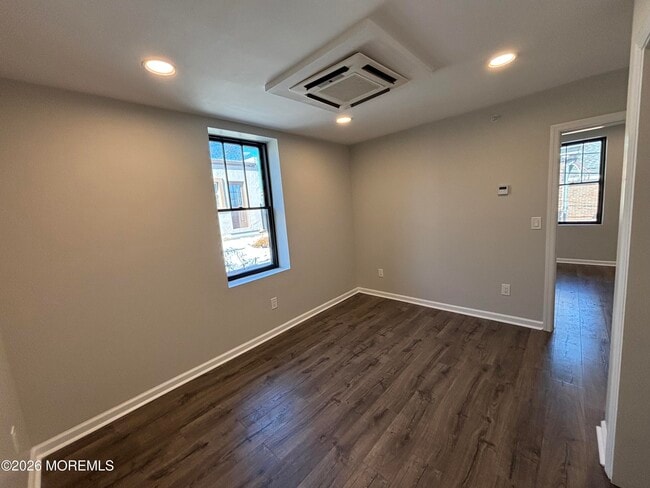 Building Photo - 21 Mechanic St