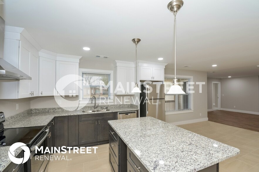 Building Photo - 115 Green Meadow Dr