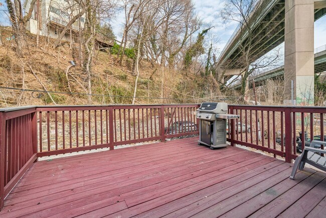 Building Photo - 4159 Ridge Ave