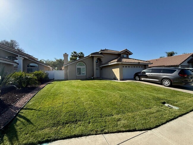 Building Photo - Beautiful 4 Bedroom Home in Lake Elsinore with Pool