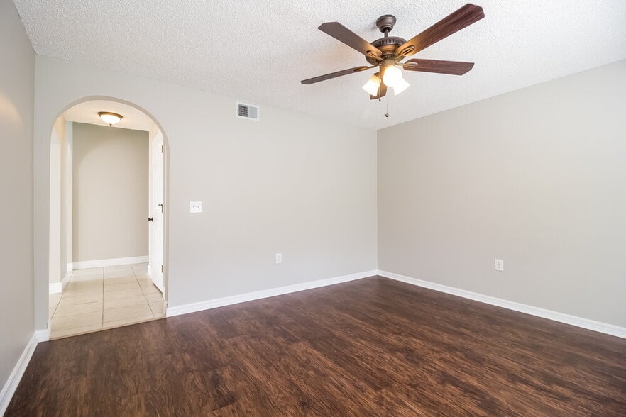 Building Photo - 598 Wekiva Bluff St