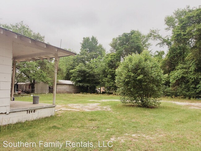 Building Photo - 3 br, 1 bath House - 102 Celia St.