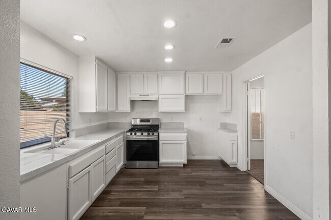 Building Photo - 1253 Morven St