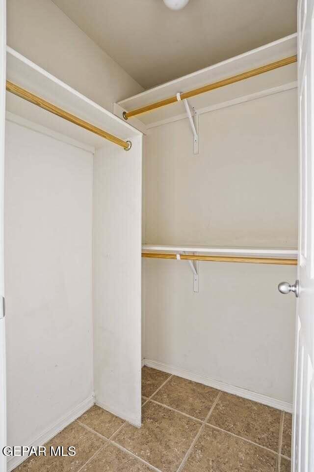 Building Photo - 5740 Saluki Dr