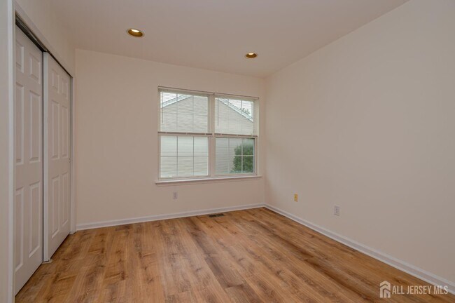 Building Photo - 71 Manley Rd