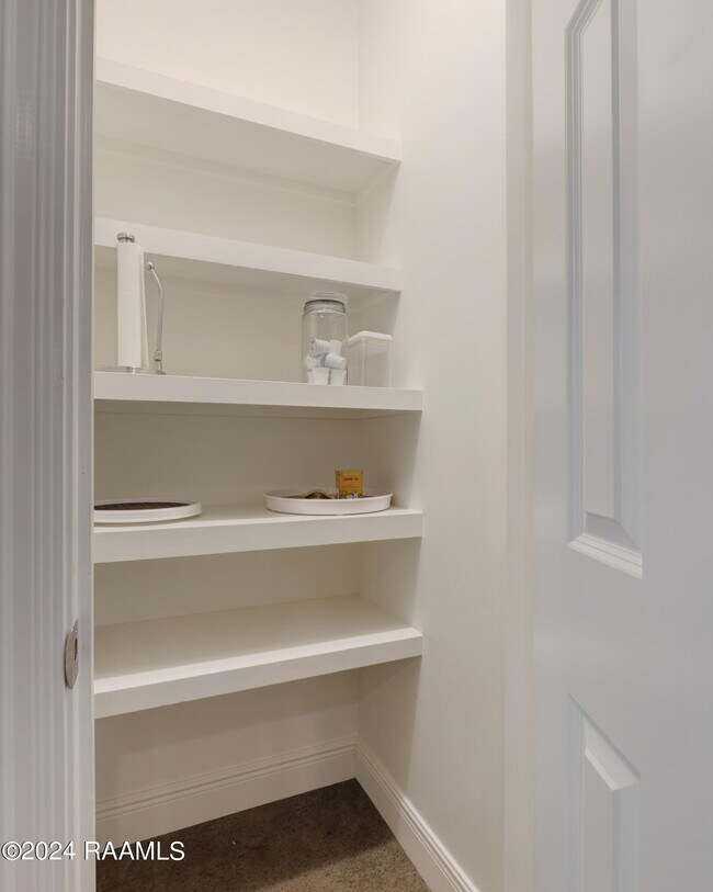 Building Photo - 416 Row 3