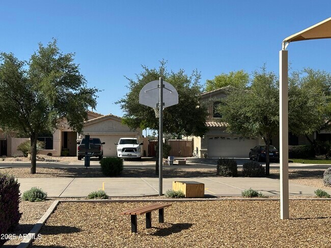 Building Photo - 14451 W Weldon Ave