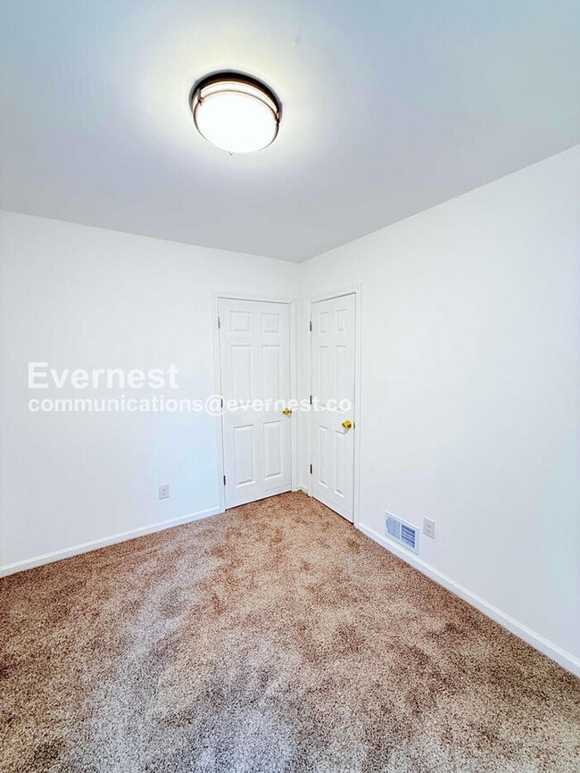 Building Photo - 17187 Rowe St