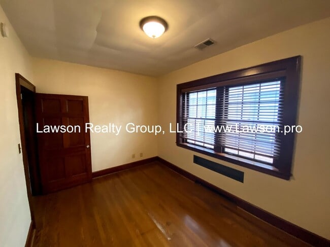 Building Photo - 343 Albemarle Ave SW