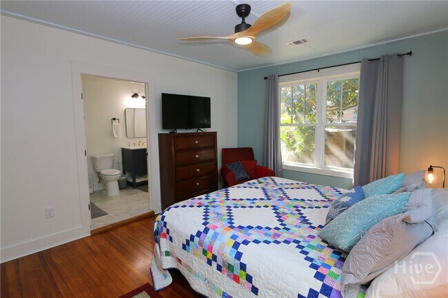 Building Photo - 201 Lovell Ave