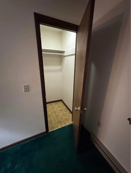 Building Photo - 411 Davis St