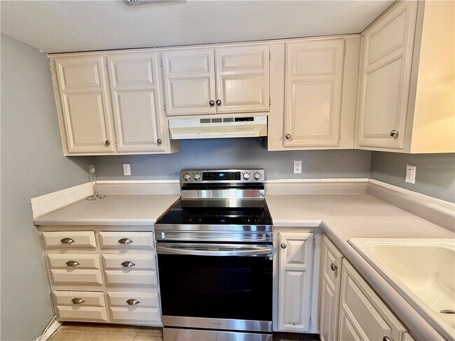 Building Photo - 20 Annette Ln