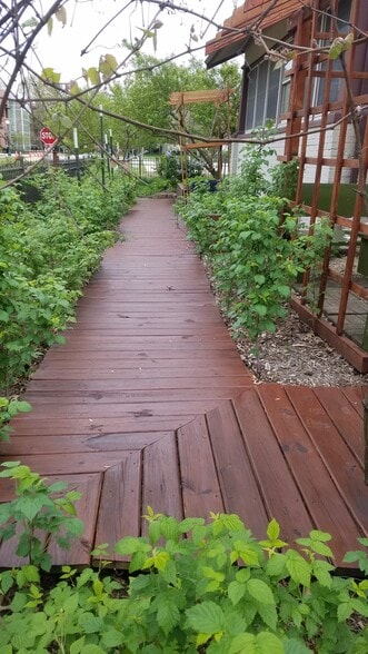 Building Photo - 1202 W Park Ave