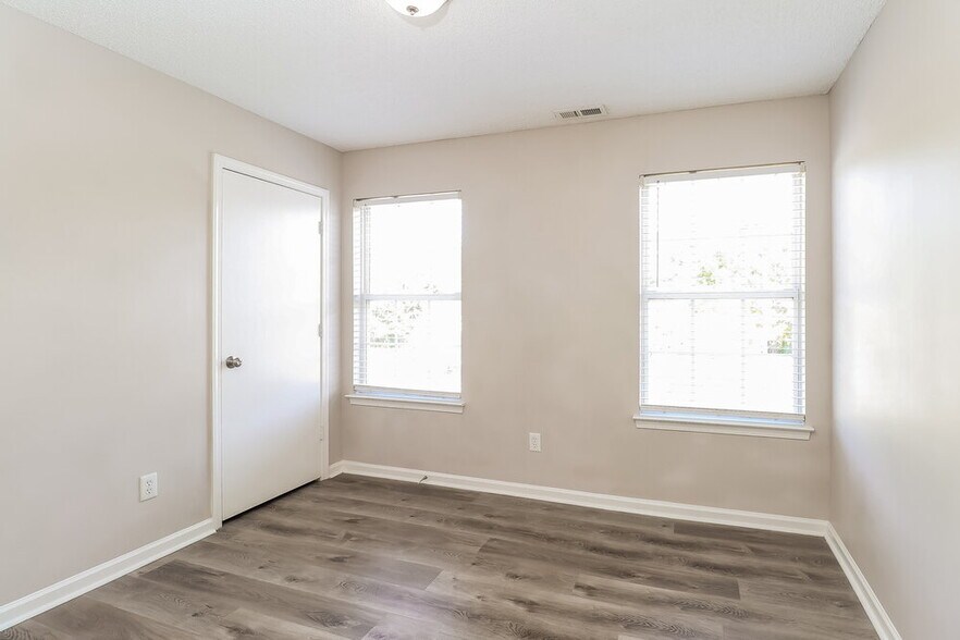 Building Photo - 2910 Rockingham Ct SW