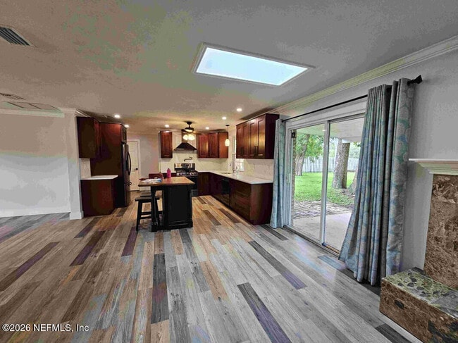 Building Photo - 2 Fairway Rd