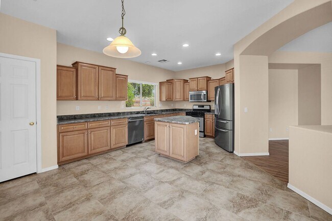 Building Photo - 18631 E Swan Dr