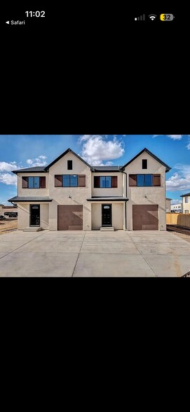Building Photo - 701 E Clarion Dr