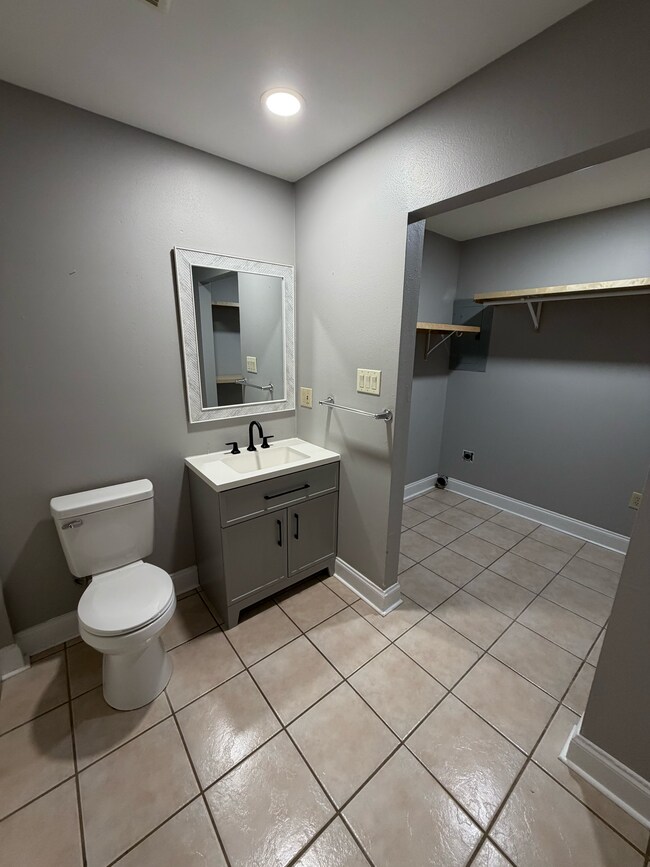 Building Photo - Crystal Lake Apartments