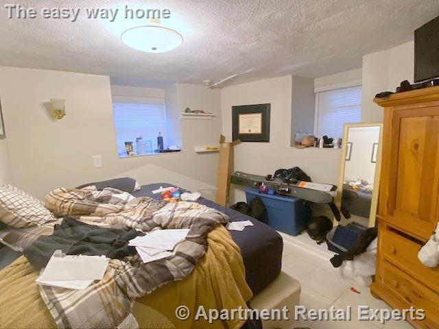 Building Photo - 519 Main St