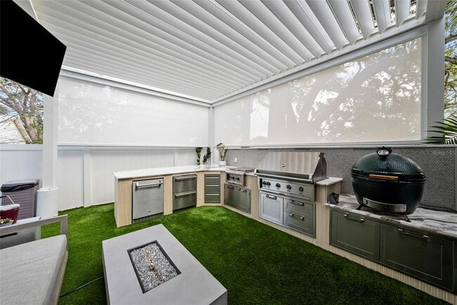 Building Photo - 3624 S Gardenia Ave