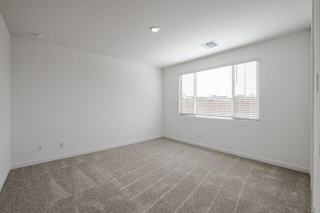 Building Photo - COMING SOON!! HOME IN TOLLESON! 4 BEDROOM 3 BATHROOMS!