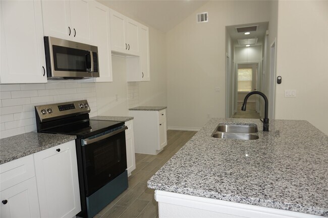 Building Photo - 9980 Calendar St