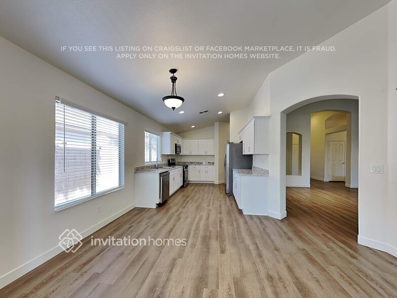 Building Photo - 9157 W Salter Dr