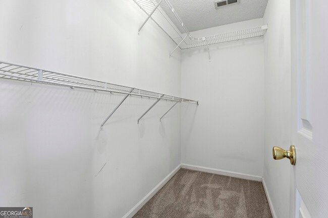 Building Photo - 105 Chase Ct