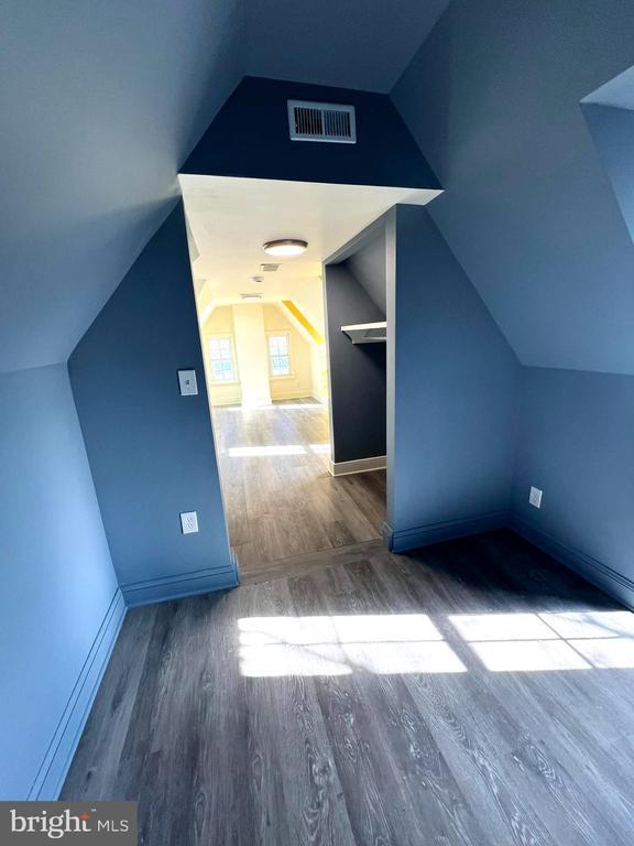 Building Photo - 7617 Old Plank Rd