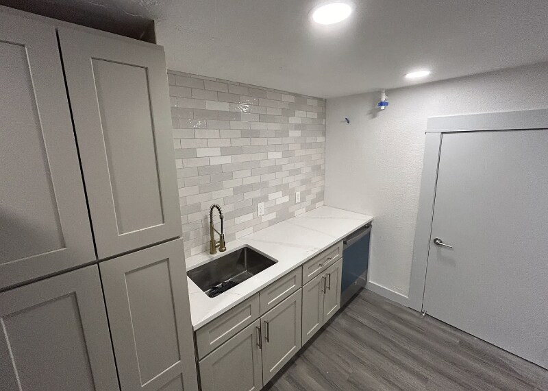 Building Photo - 1370 S Meade St