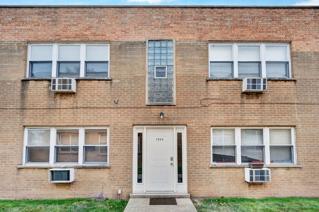 Building Photo - 1848 S Fairfield Ave