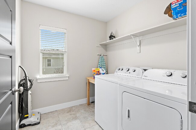 Building Photo - 9721 Fira Ln