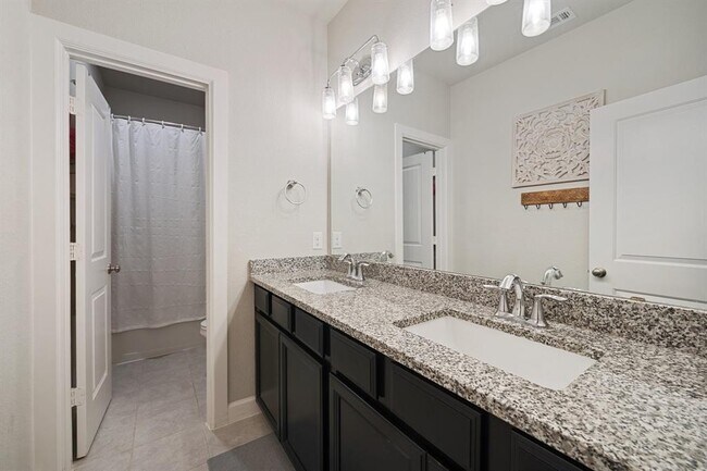 Building Photo - 27022 Brighton Valley Way
