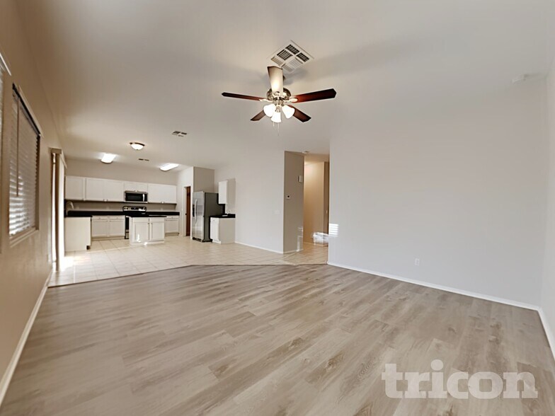 Building Photo - 14415 N 132nd Dr