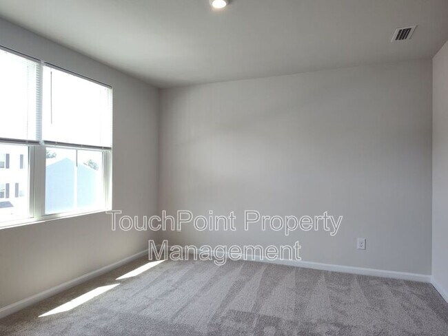 Building Photo - 5850 Granbury Dr