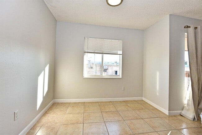 Building Photo - 123 Lori Anne Ln