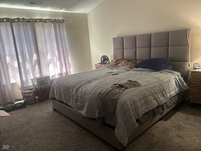 Building Photo - 720 Bluff Creek Dr