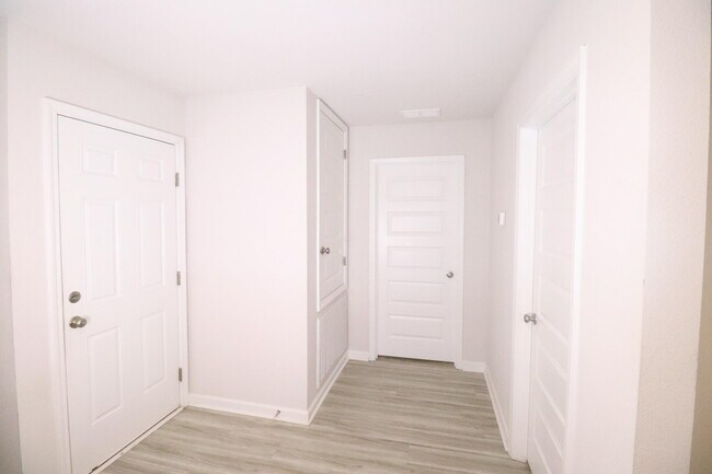 Building Photo - 3008 Jane Ln