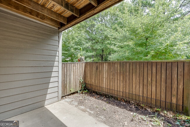 Building Photo - 33 Finch Trail NE