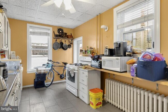 Building Photo - 2446 Memphis St