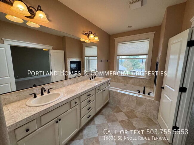 Building Photo - 16831 SE Knoll Ridge Terrace