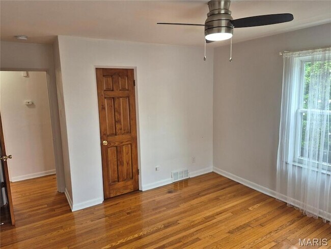 Building Photo - 3947 Jamieson Ave