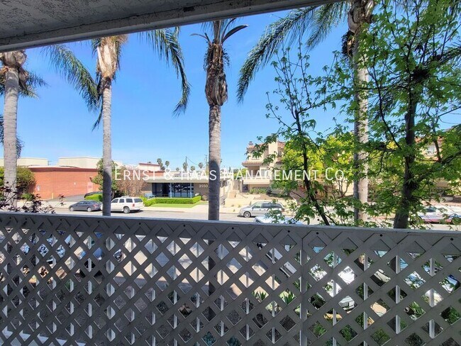 Building Photo - 3565 Linden Ave